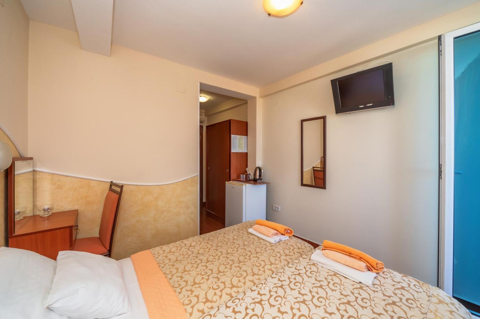 Apartments Pod Lozom With Seaview Petrovac Exterior photo